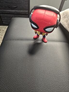 Funko Spider-Man Vinyl Figure - Red